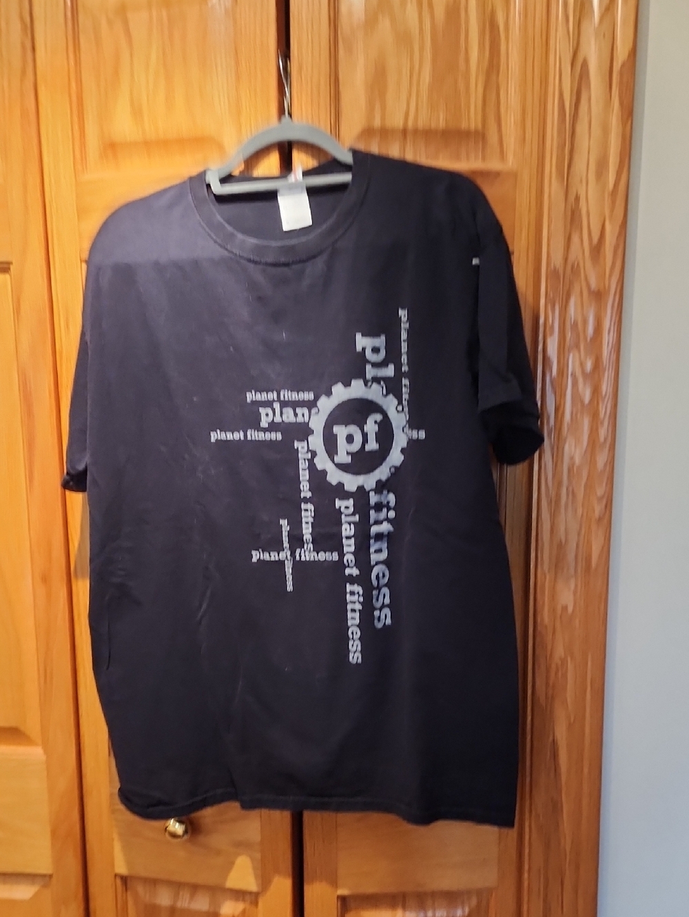 Fruit of the Loom Black Planet Fitness Logo Tee